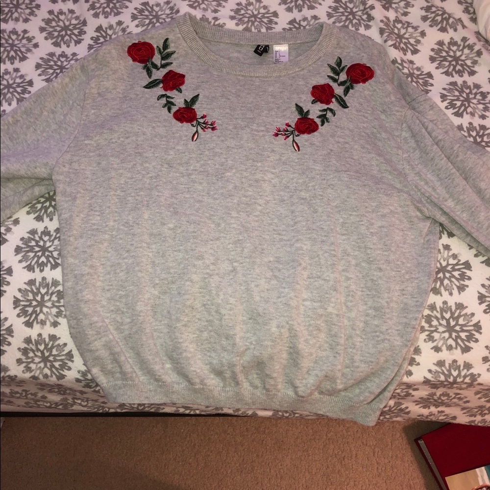 H&M ROSE SWEATER